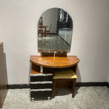 Dressing Table 135